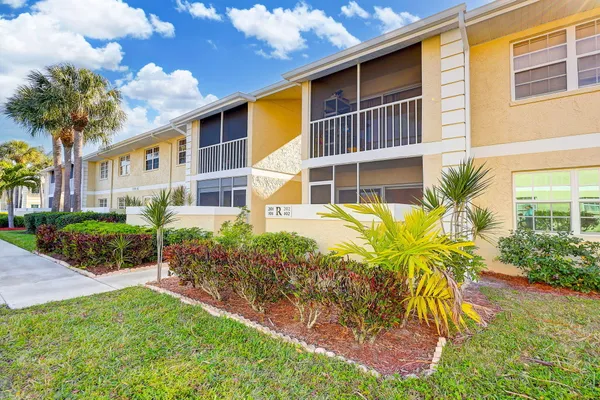 $1,800 | 1558 Southeast Royal Green Circle, Unit 101, Port St. Lucie, FL 34952