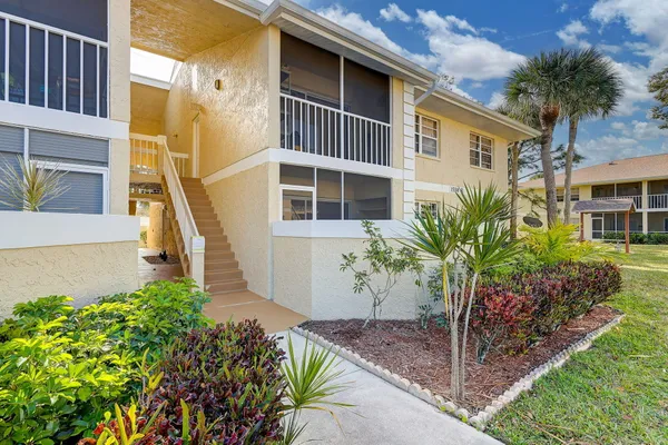$1,800 | 1558 Southeast Royal Green Circle, Unit 101, Port St. Lucie, FL 34952