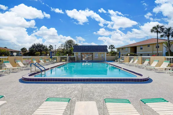 $1,800 | 1558 Southeast Royal Green Circle, Unit 101, Port St. Lucie, FL 34952