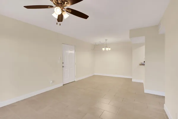 $1,800 | 1558 Southeast Royal Green Circle, Unit 101, Port St. Lucie, FL 34952