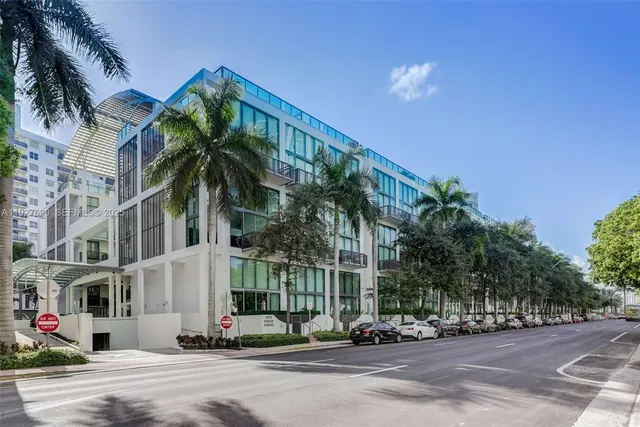 $5,250 | 6000 Collins Avenue, Unit 306, Miami Beach, FL 33140