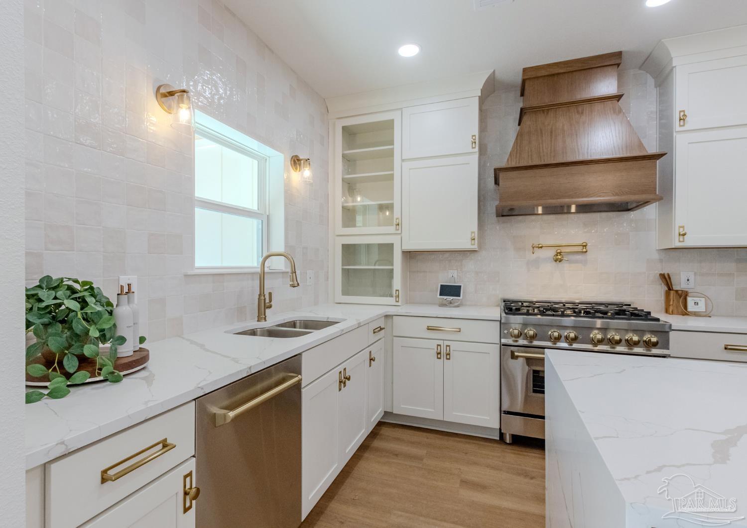 3185 Daybreak Lane Milton, FL 32571 - Photo 9 of 29