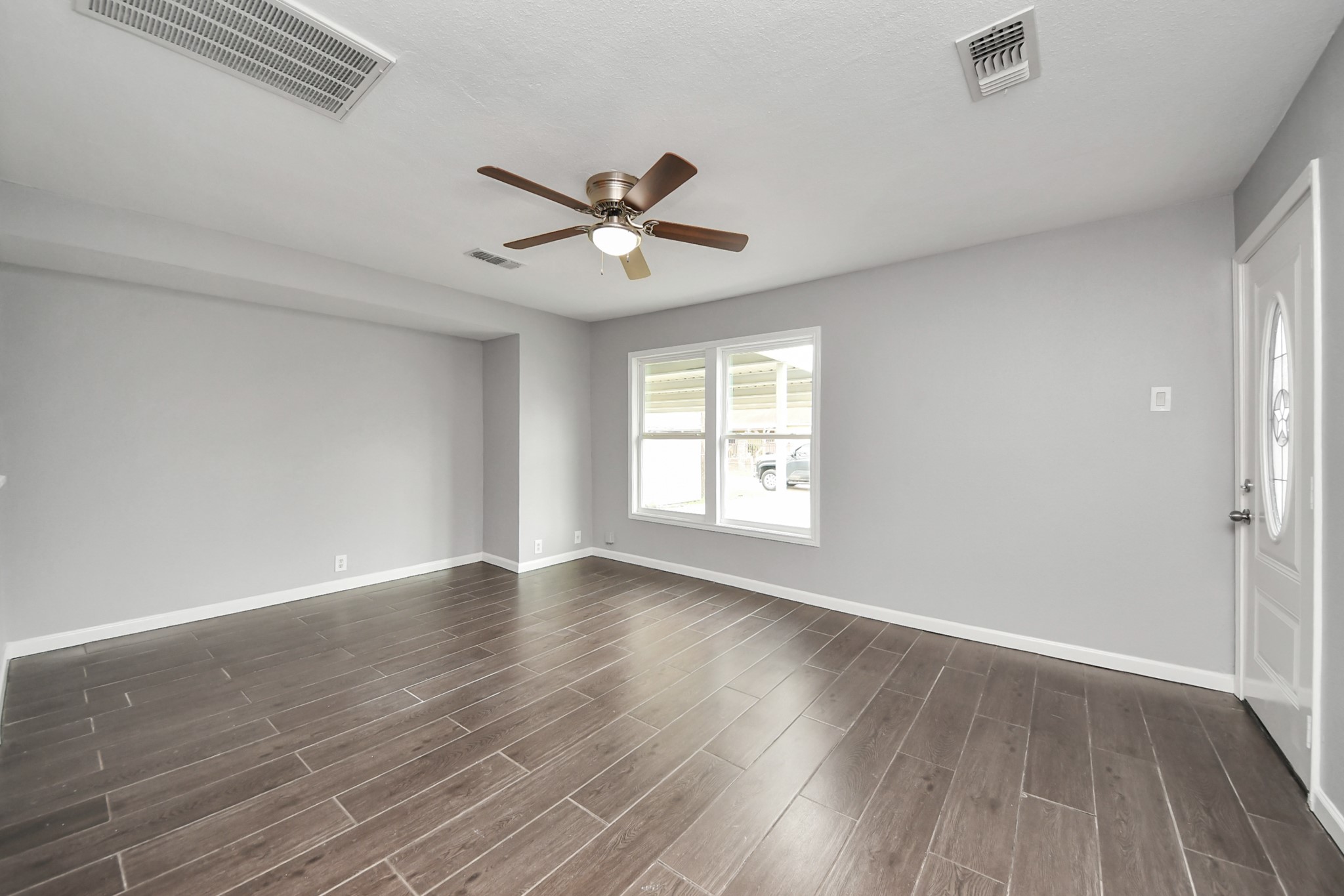 6606 Force Street Houston, TX 77020 - Photo 3 of 33