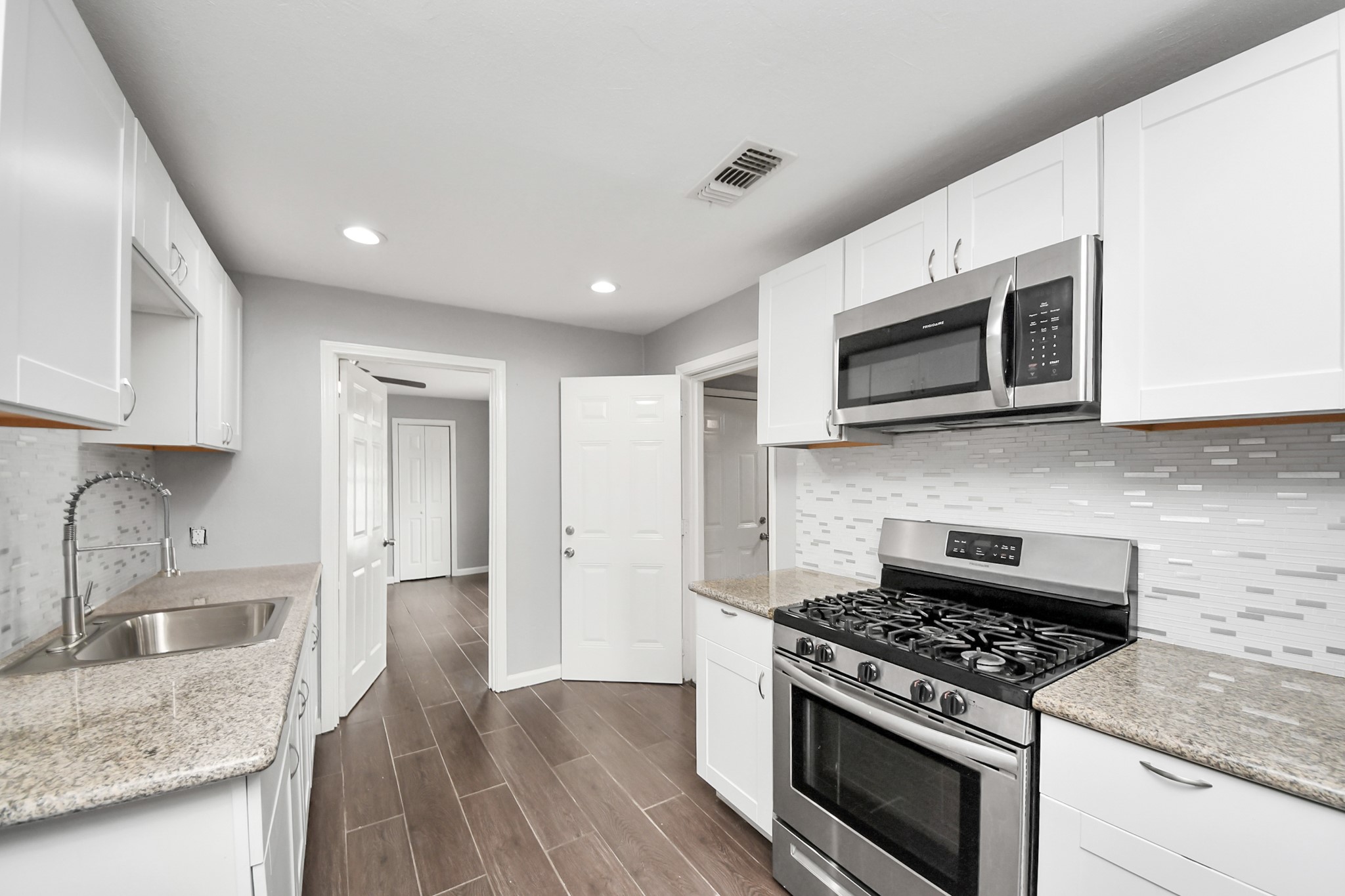 6606 Force Street Houston, TX 77020 - Photo 8 of 33