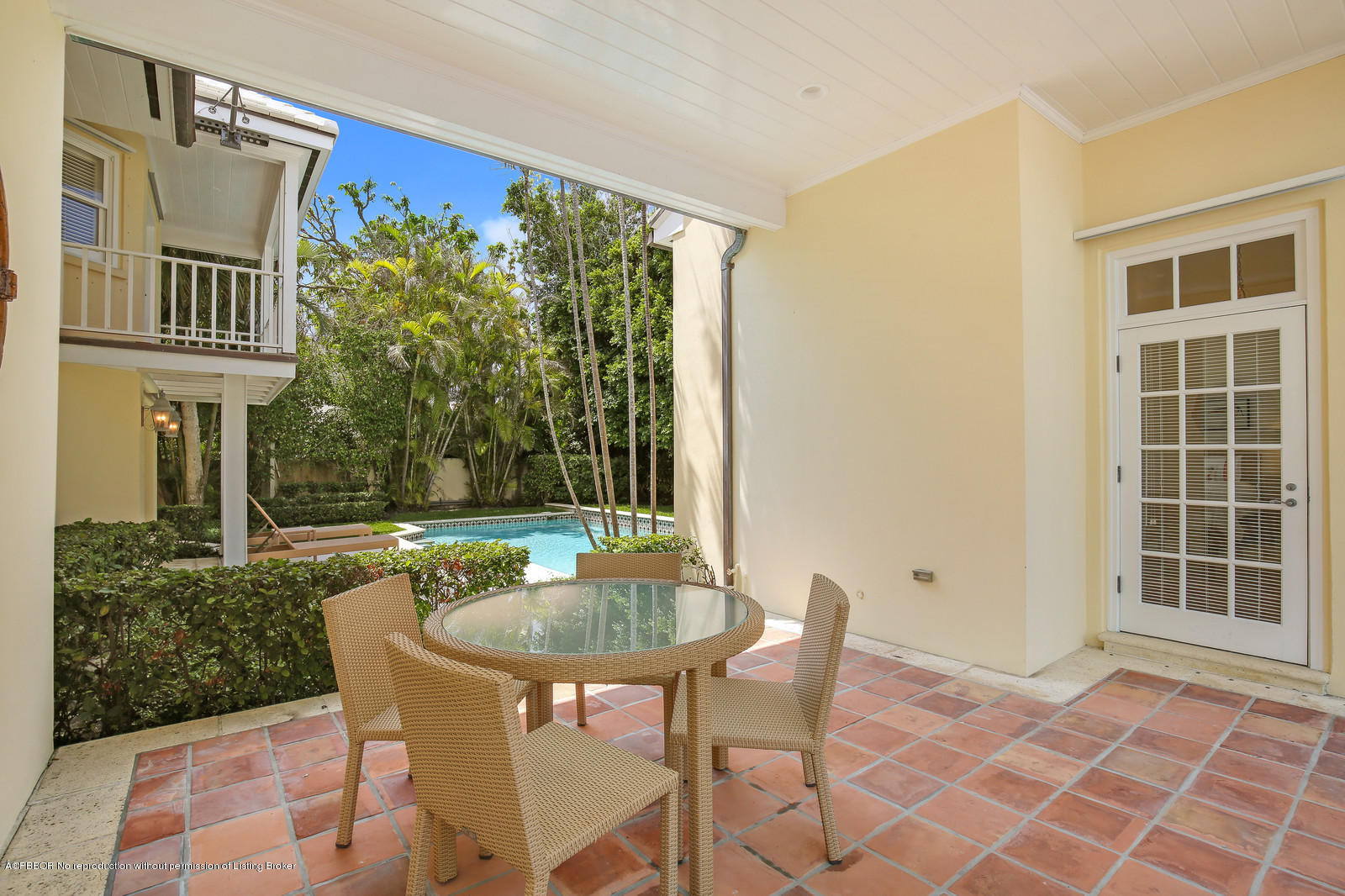 133 Gulfstream Road Palm Beach, FL 33480 - Photo 18 of 20 a bath room with a table and chairs