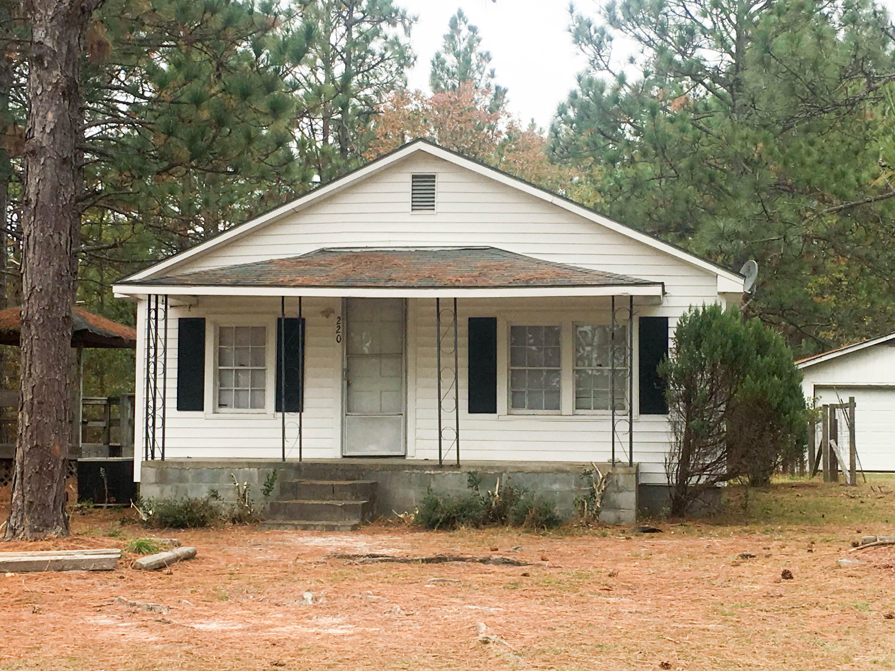 220 R Robert Sands Road Aberdeen, NC 28315 - Photo 2 of 16 220 R. Sands Rd.-3