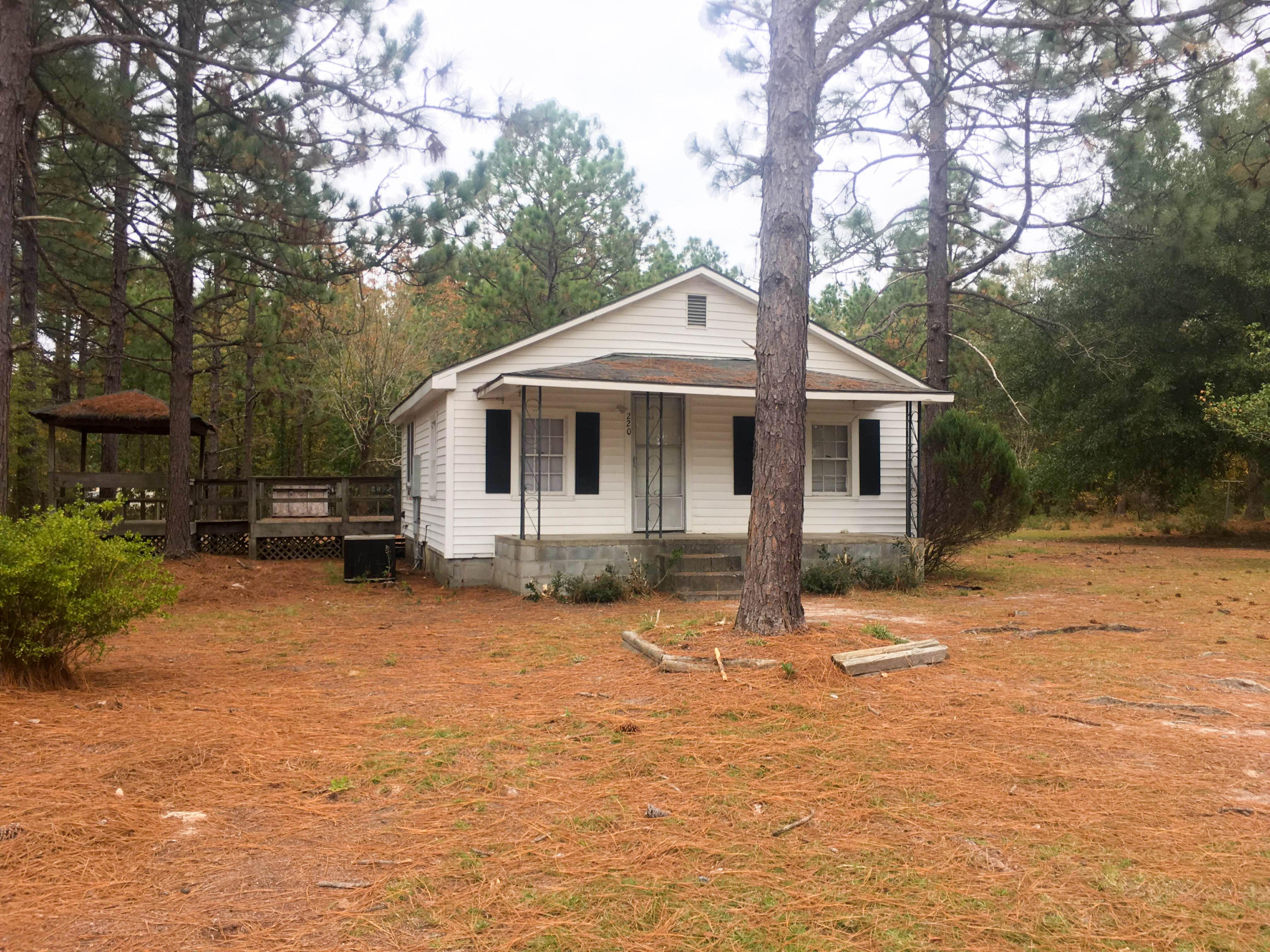 220 R Robert Sands Road Aberdeen, NC 28315 - Photo 3 of 16 220 R. Sands Rd.-4