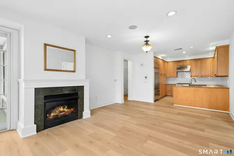 $1,000,000 | 77 Havemeyer Lane, Unit 310, Stamford, CT 06902