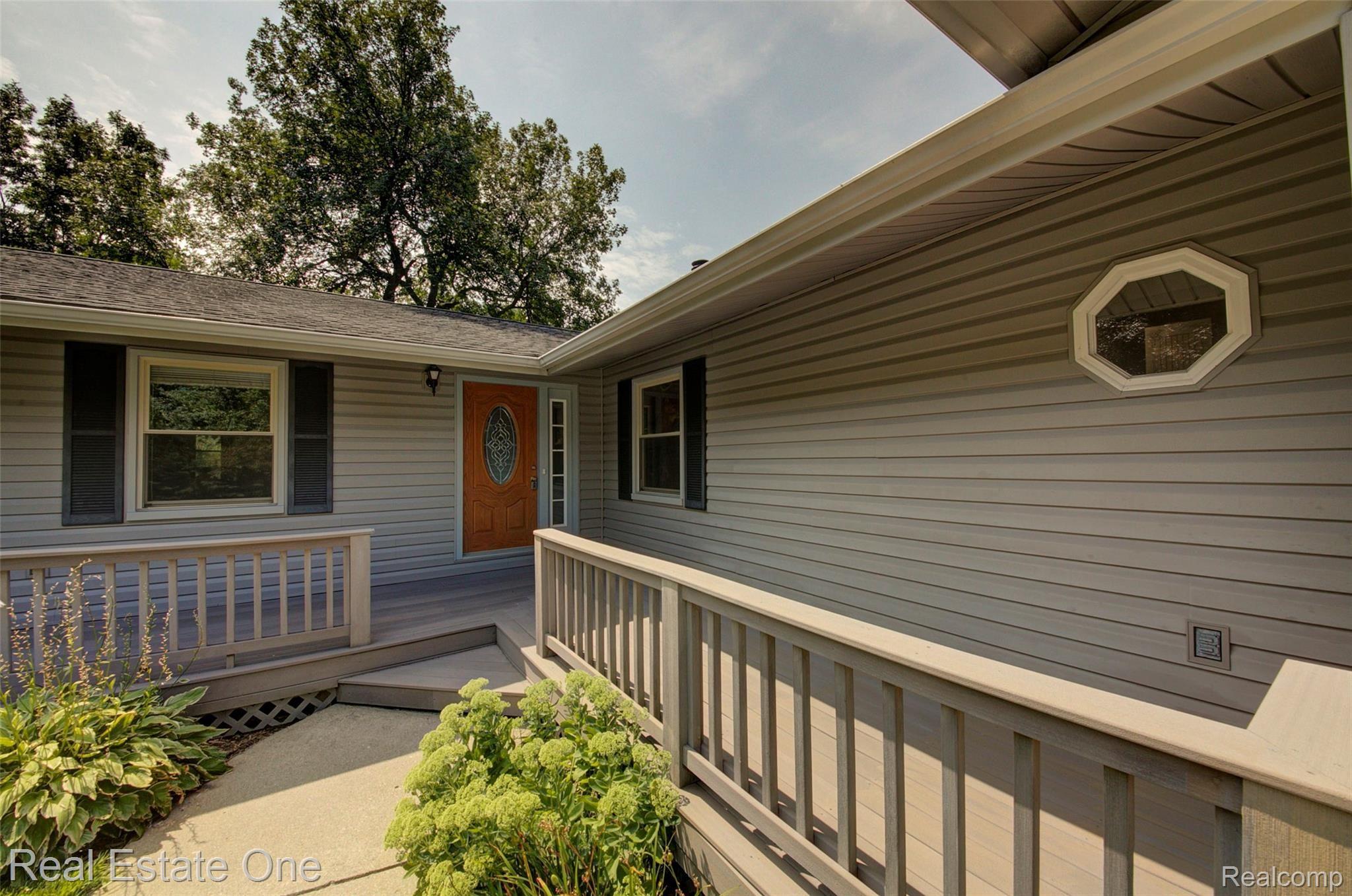 7112 Richardson Road Howell, MI 48843 - Photo 2 of 97 930A4978_79_80.jpg