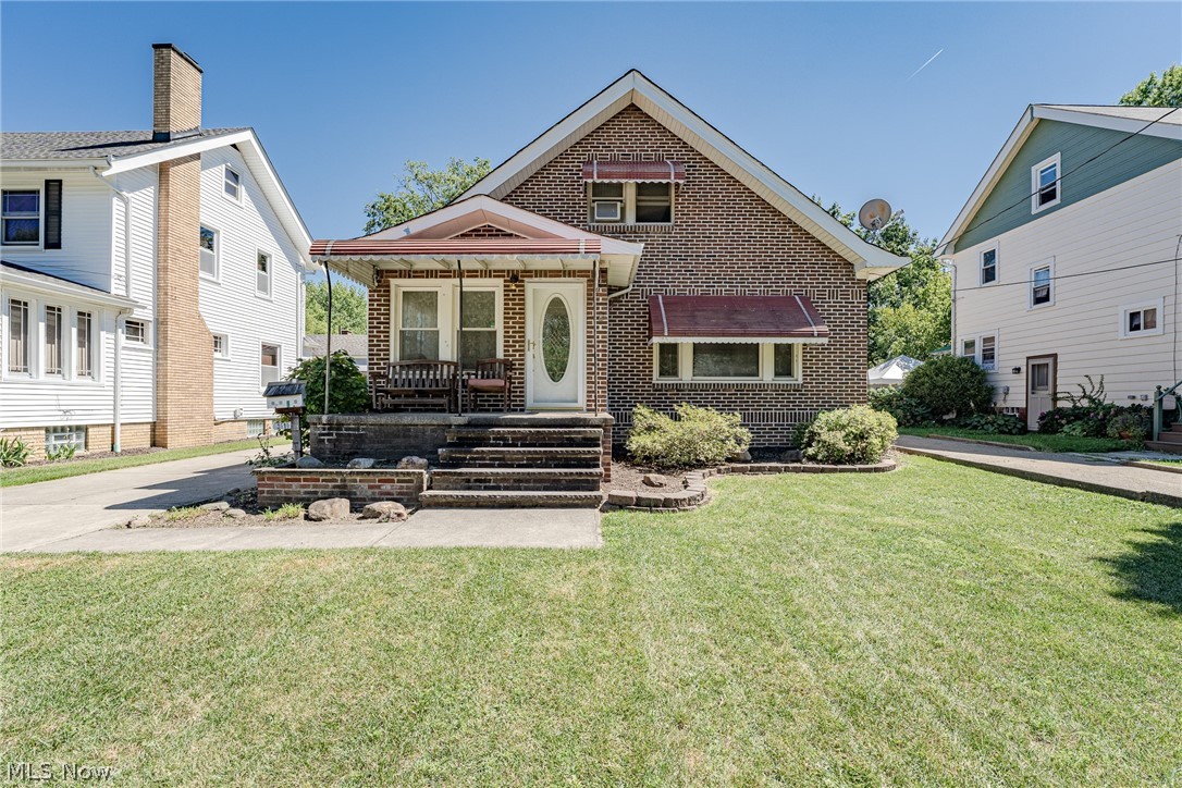 3919 Riveredge Road Cleveland, OH 44111 - Photo 1 of 35 Gallery Image 1