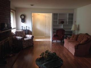 3155 Derby Road Columbus, OH 43221 - Photo 11 of 27