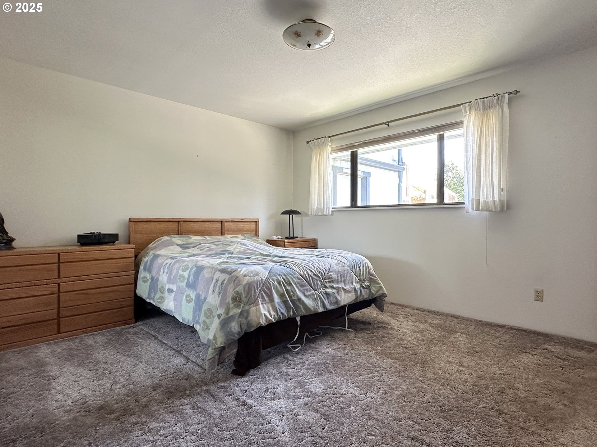 15950 Oceanview Drive Brookings, OR 97415 - Photo 16 of 38 Bathroom