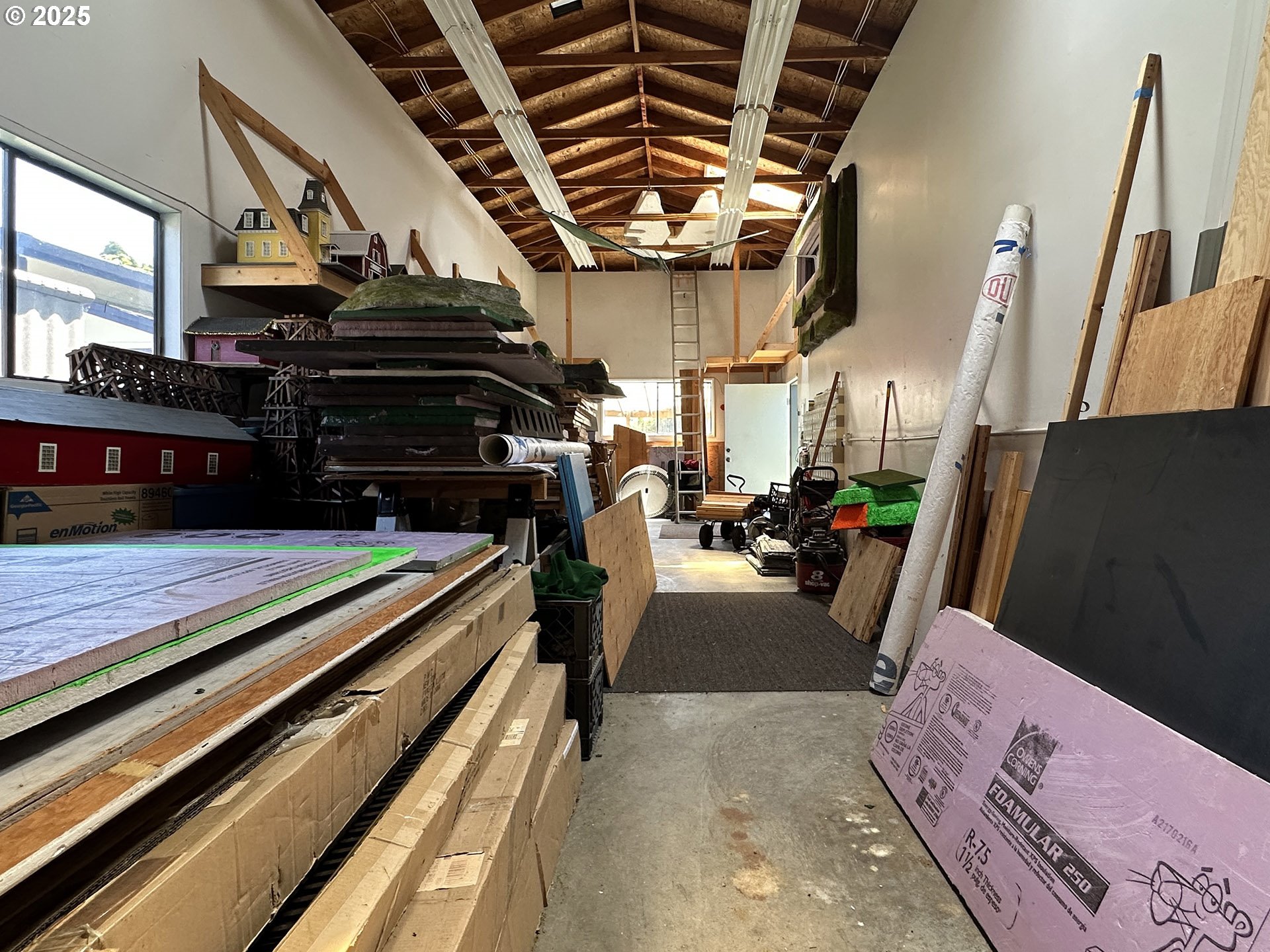 15950 Oceanview Drive Brookings, OR 97415 - Photo 23 of 38 Bathroom, Attached