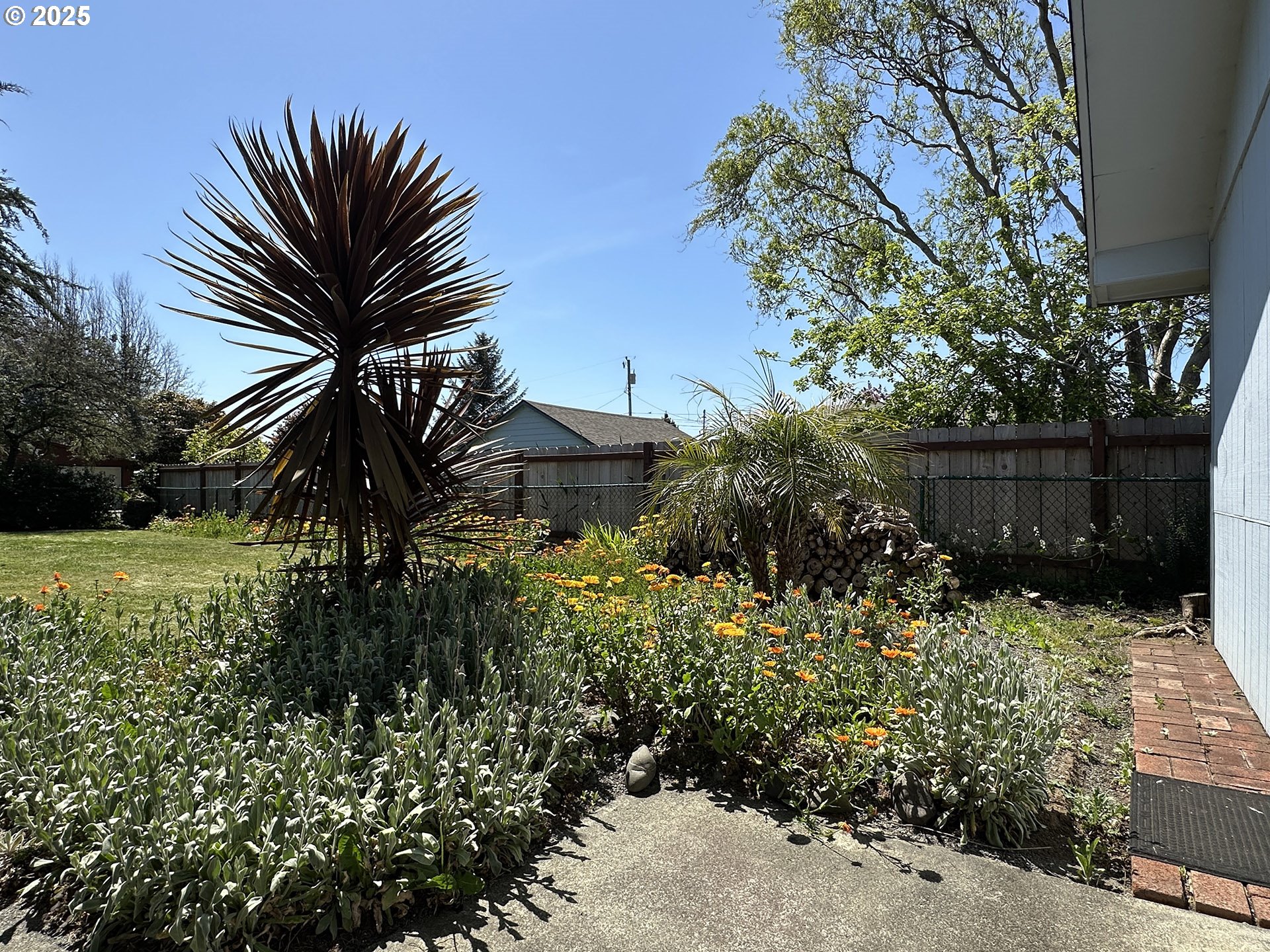 15950 Oceanview Drive Brookings, OR 97415 - Photo 26 of 38 RV Garage