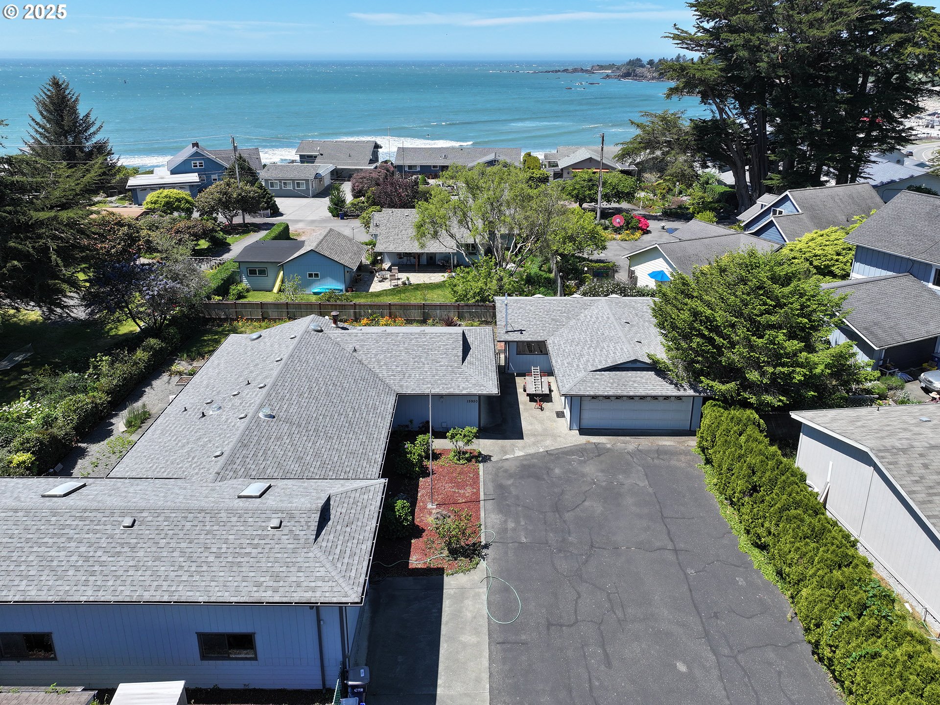 15950 Oceanview Drive Brookings, OR 97415 - Photo 35 of 38 Entrance/Foyer