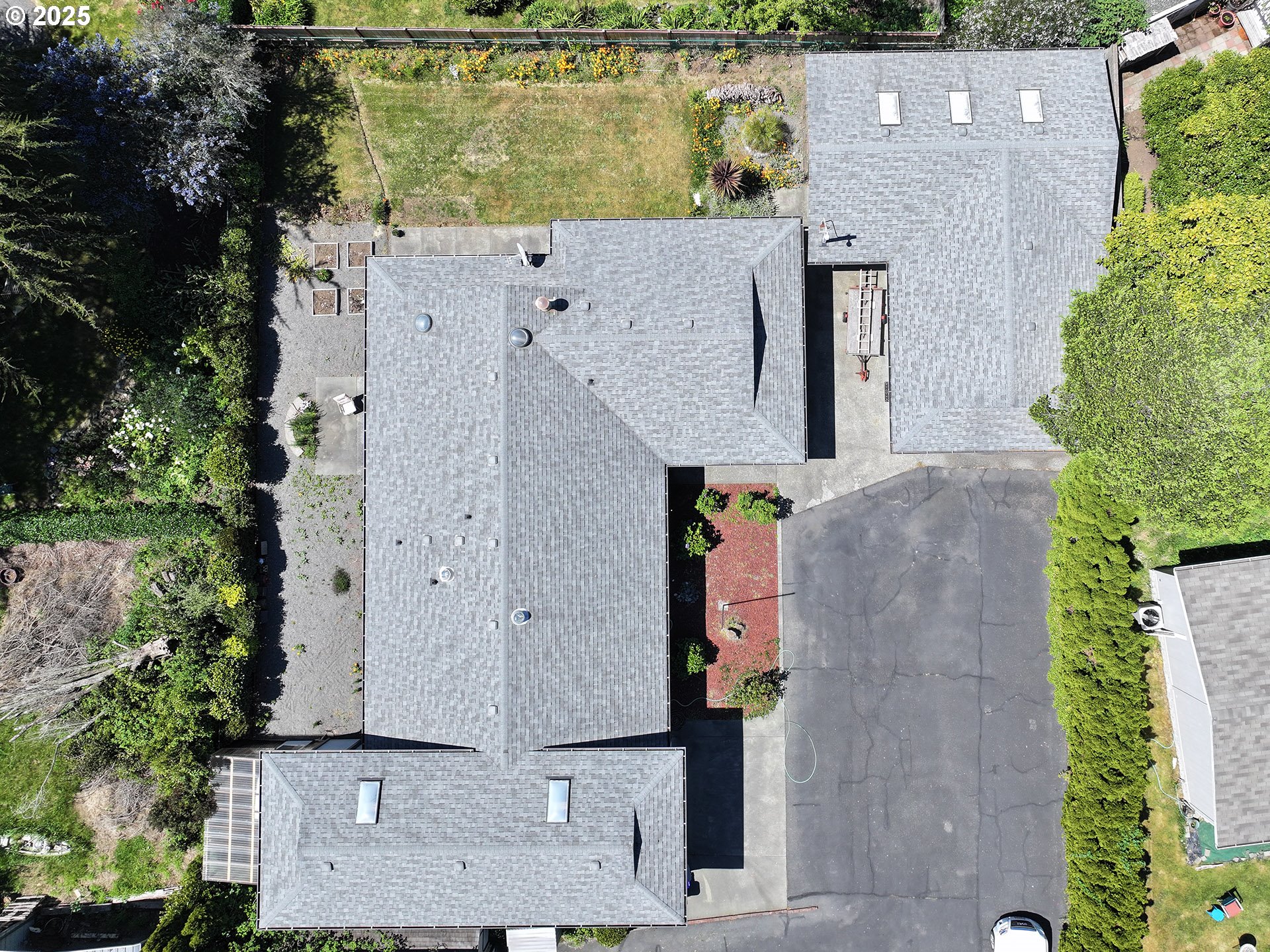 15950 Oceanview Drive Brookings, OR 97415 - Photo 36 of 38 Driveway
