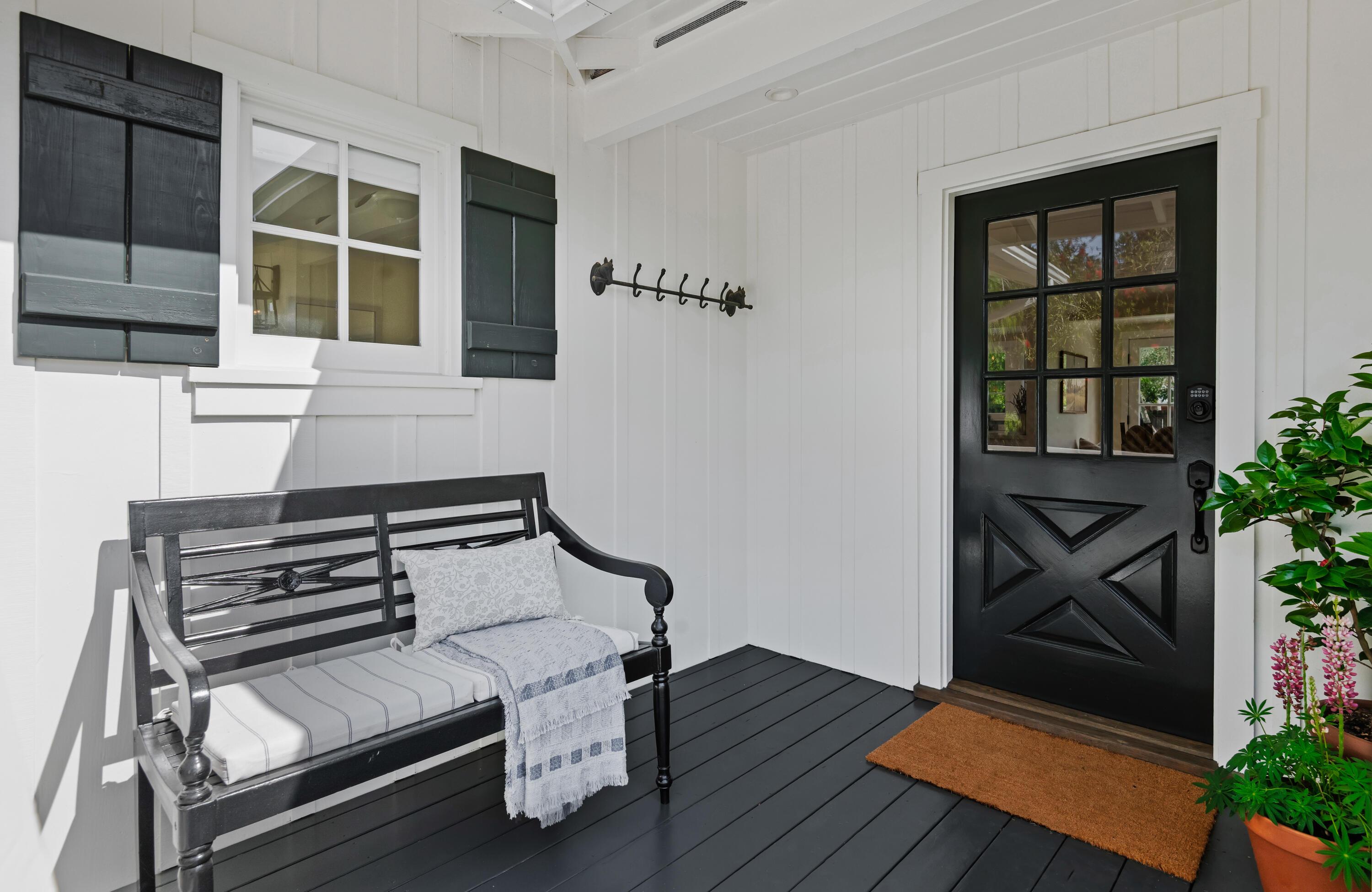 360 Arboleda Road Santa Barbara, CA 93110 - Photo 3 of 33 Front Porch