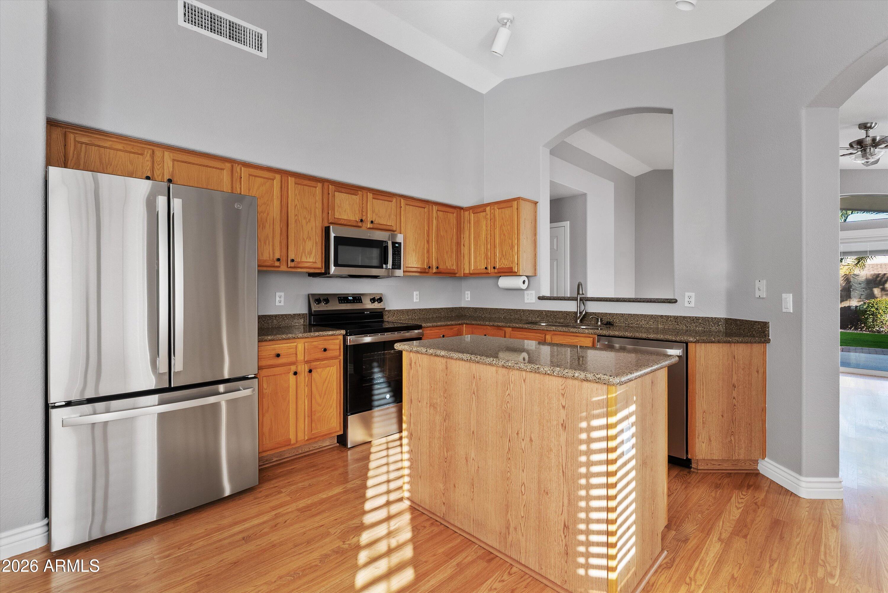 870 West Page Avenue Gilbert, AZ 85233 - Photo 9 of 29 11-DSC08240