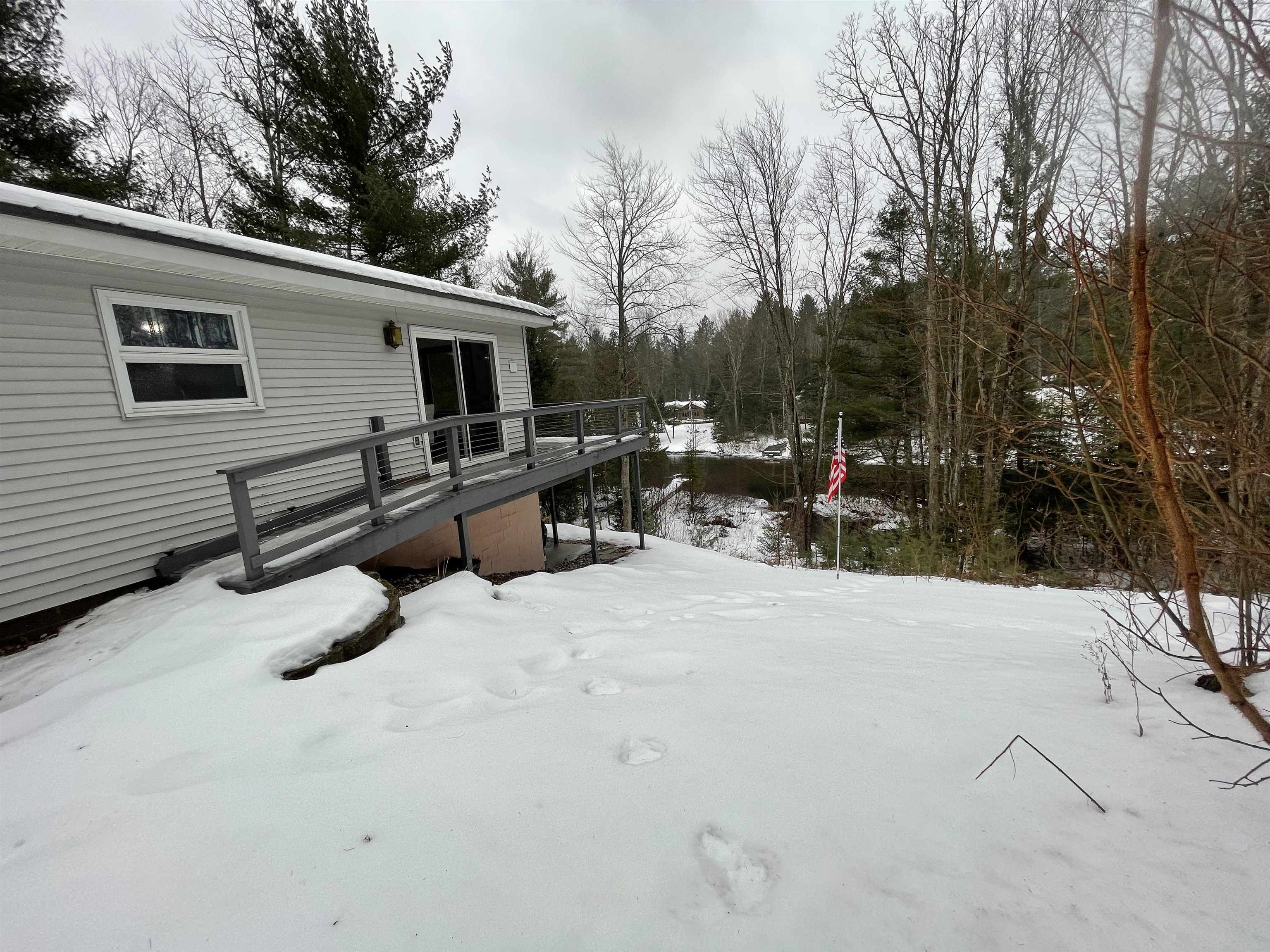 2140 High Road Roscommon, MI 48653 - Photo 31 of 38 1896974-30.JPG