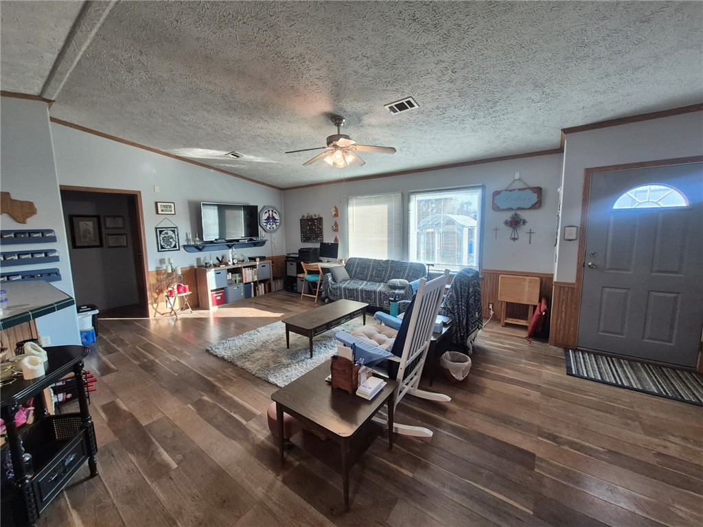 438 Silver River Road Waco, TX 76705 - Photo 6 of 44