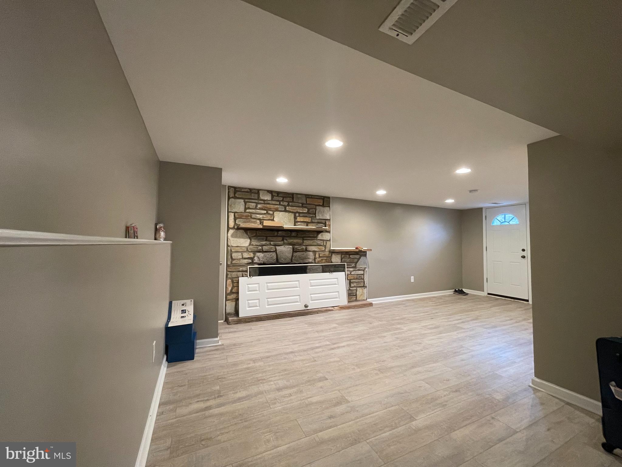 870 Morefield Road Philadelphia, PA 19115 - Photo 17 of 20