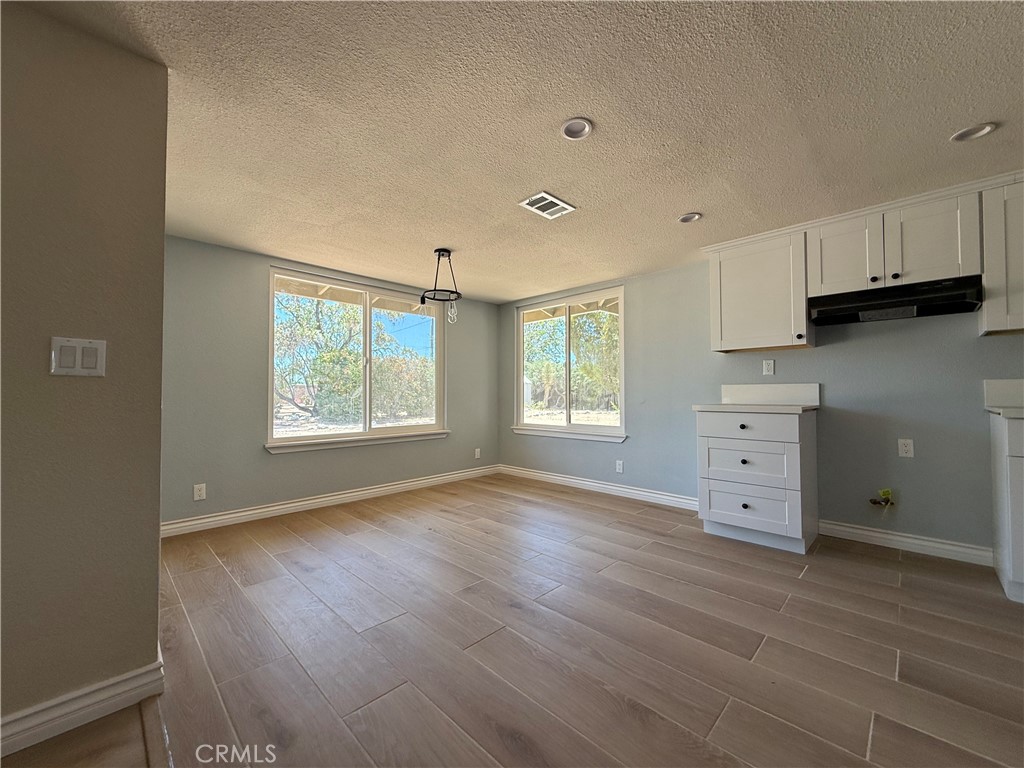 20219 Osseo Road Apple Valley, CA 92308 - Photo 13 of 43