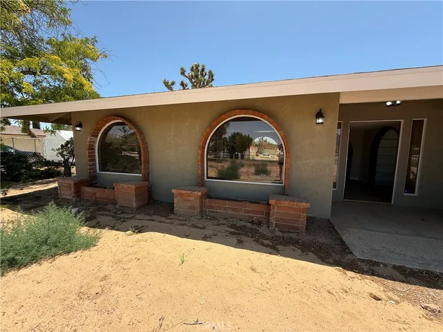 $449,000 | 20219 Osseo Road, Apple Valley, CA 92308
