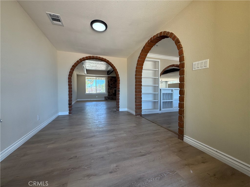 20219 Osseo Road Apple Valley, CA 92308 - Photo 4 of 43