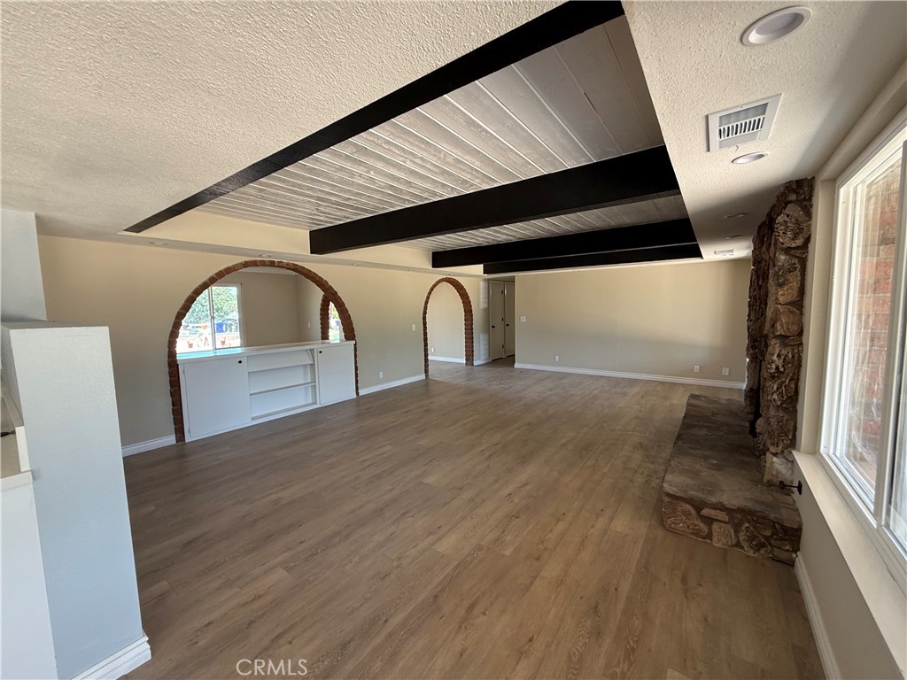 20219 Osseo Road Apple Valley, CA 92308 - Photo 9 of 43