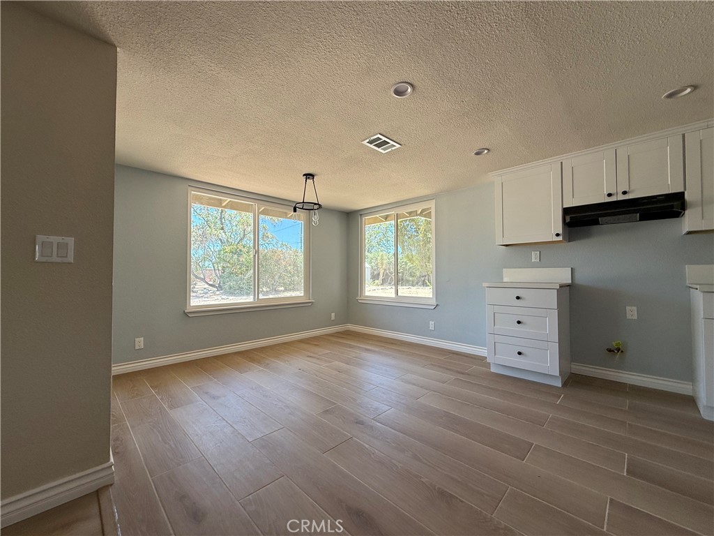 20219 Osseo Road Apple Valley, CA 92308 - Photo 10 of 43