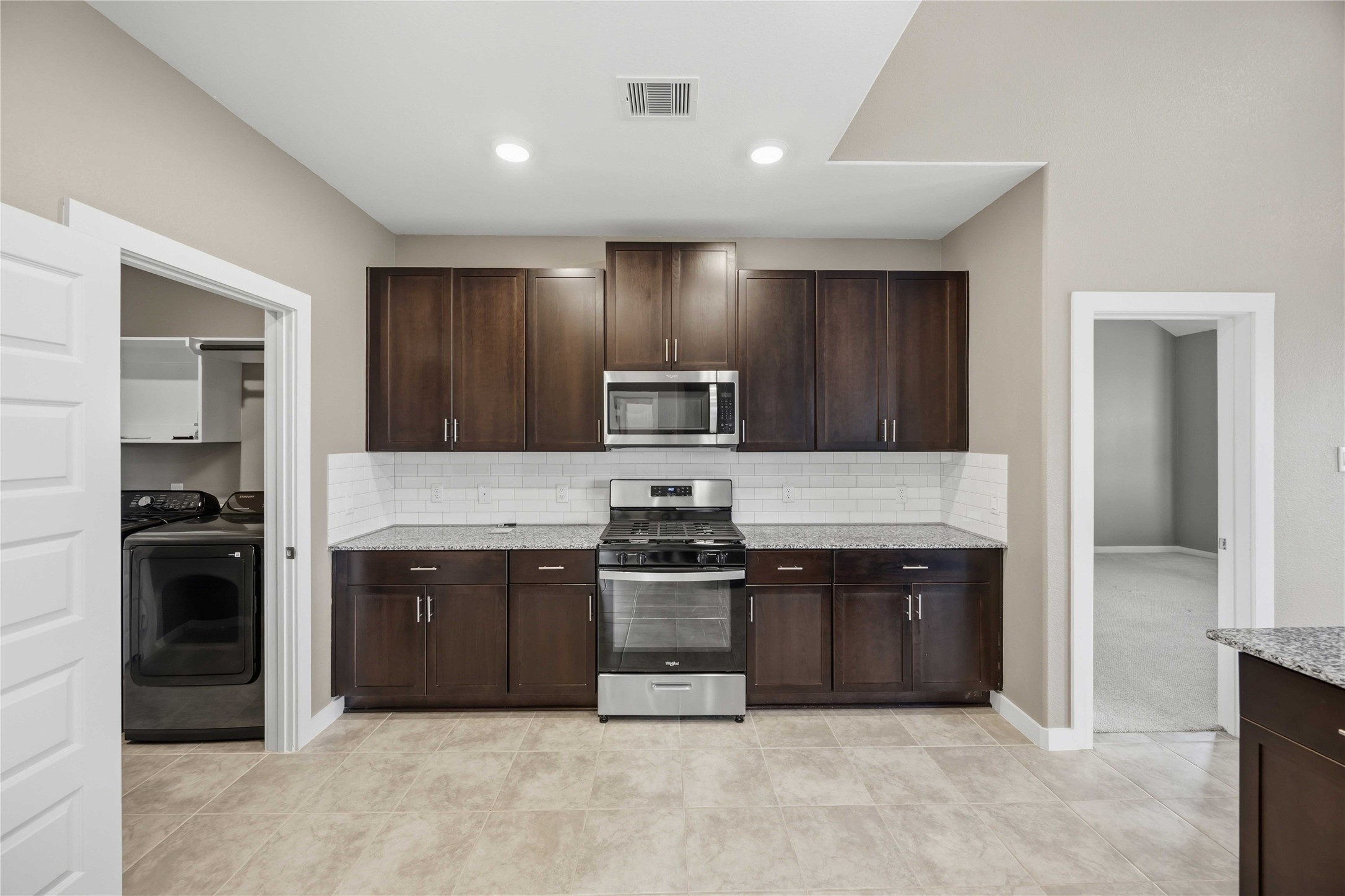1239 Cascade Hls Drive Rosharon, TX 77583 - Photo 11 of 30 Gallery Image 11