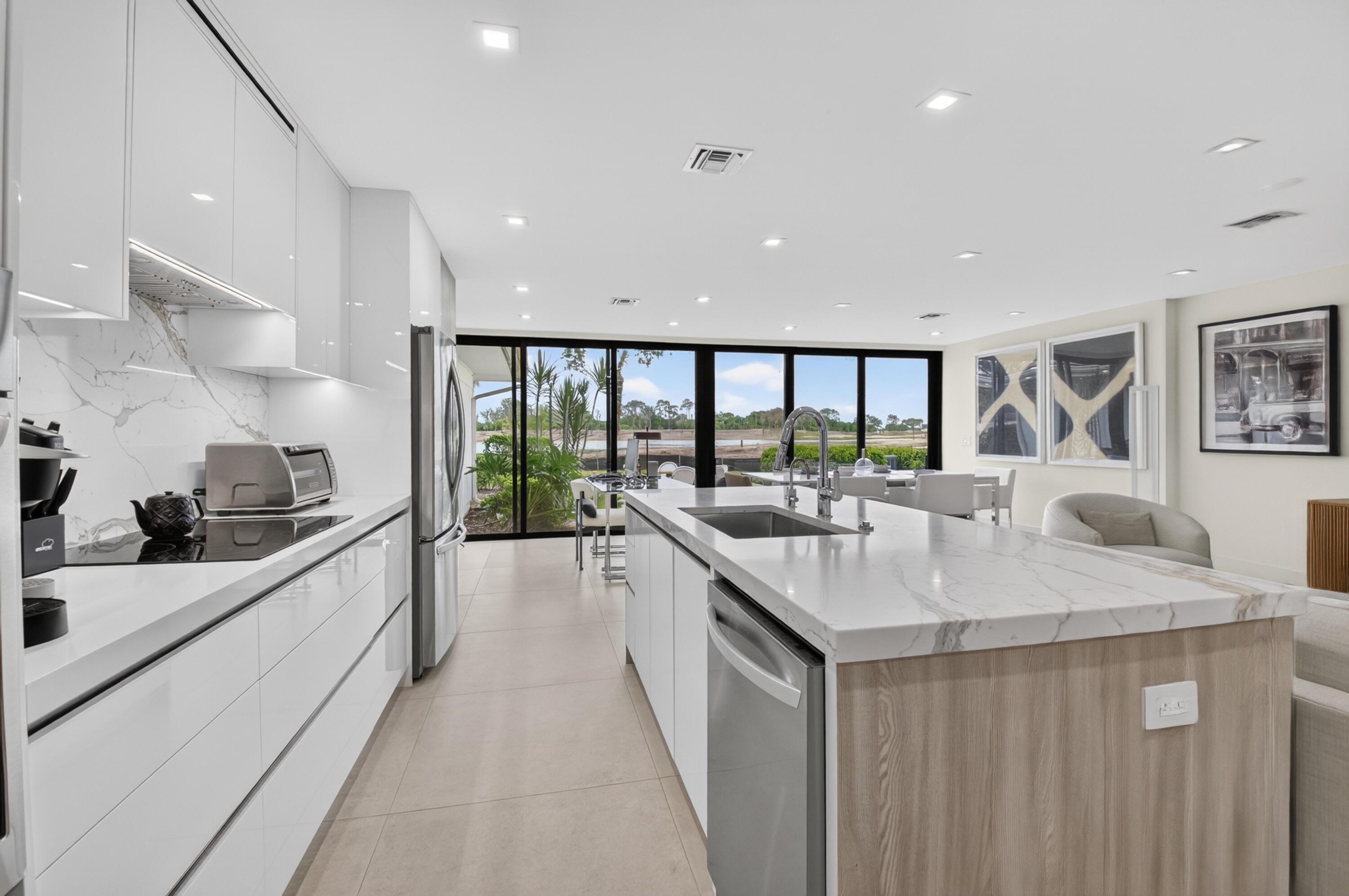403 Bridgewood Court, Unit 403 Boca Raton, FL 33434 - Photo 18 of 62 KITCHEN