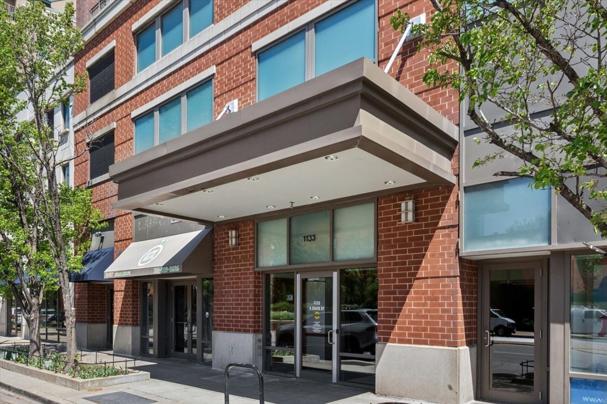 1133 South State Street, Unit 604 Chicago, IL 60605 - Photo 19 of 21
