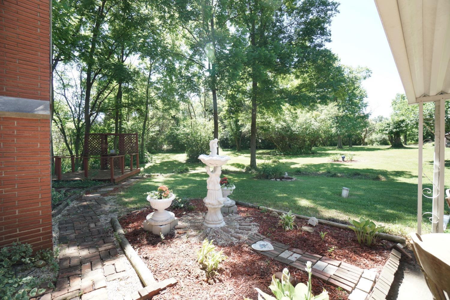 9748 South Palmer Road Huber Heights, OH 45344 - Photo 9 of 48