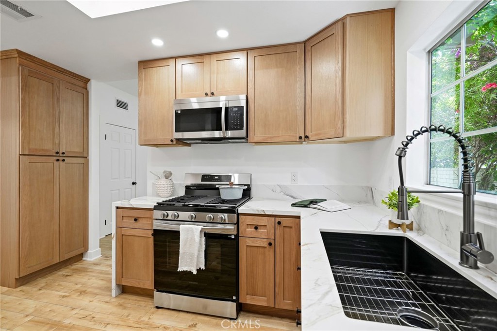 20851 Community Street, Unit 1 Winnetka, CA 91306 - Photo 12 of 29