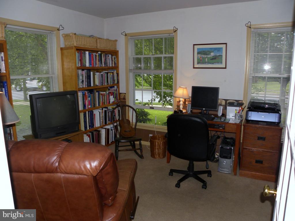 522 South Locust Street Lititz, PA 17543 - Photo 4 of 38
