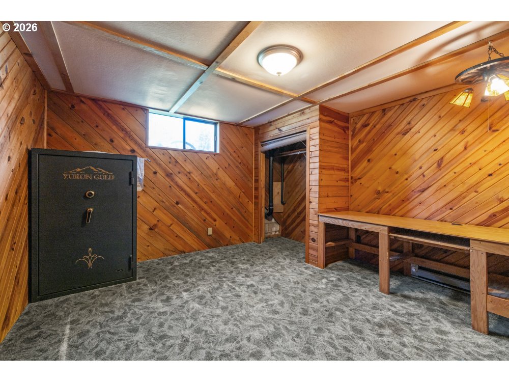 3262 Lake Forest Road Chiloquin, OR 97624 - Photo 15 of 33