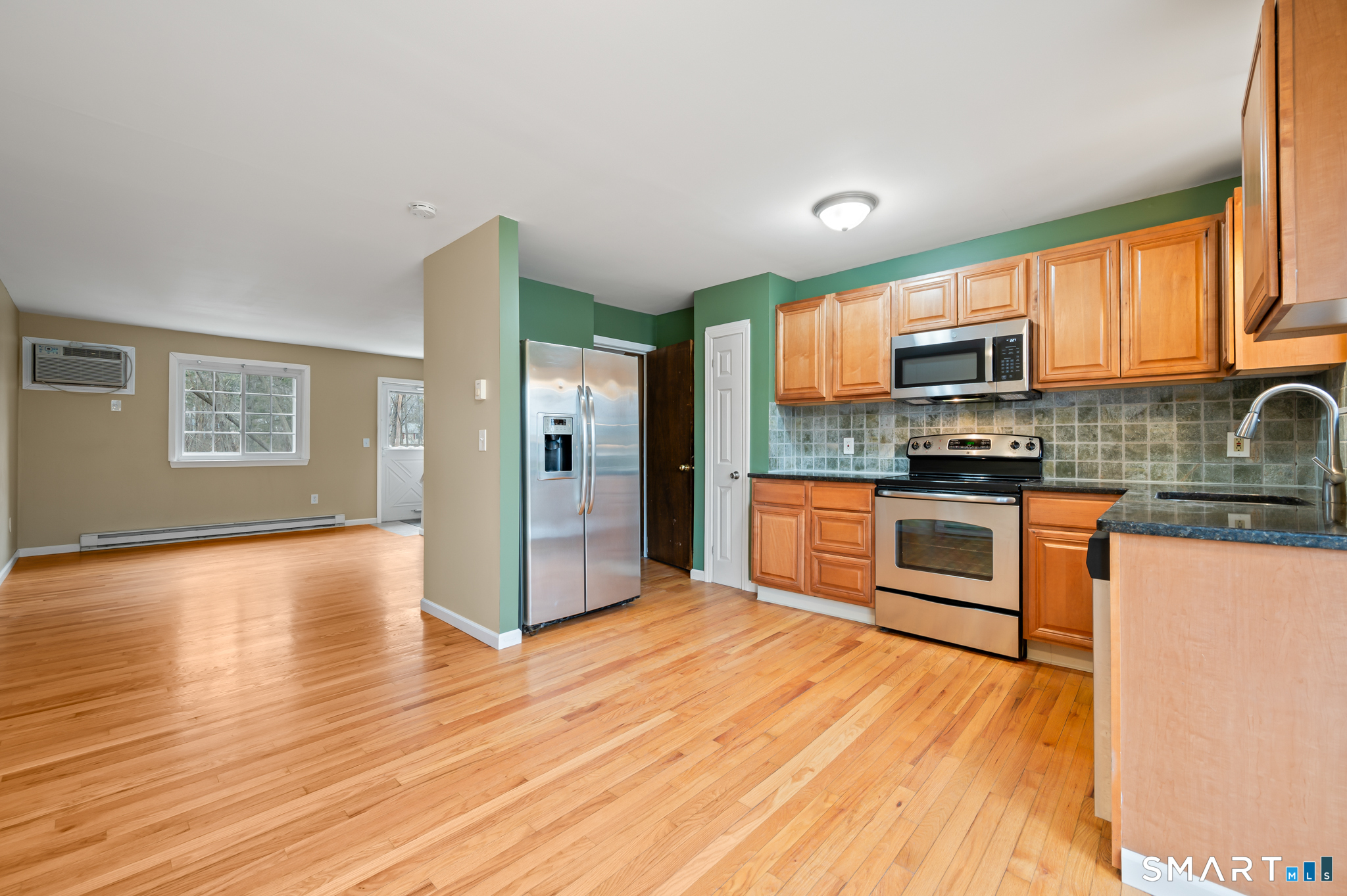 92 Cynthia Lane, Unit E7 Middletown, CT 06457 - Photo 3 of 38