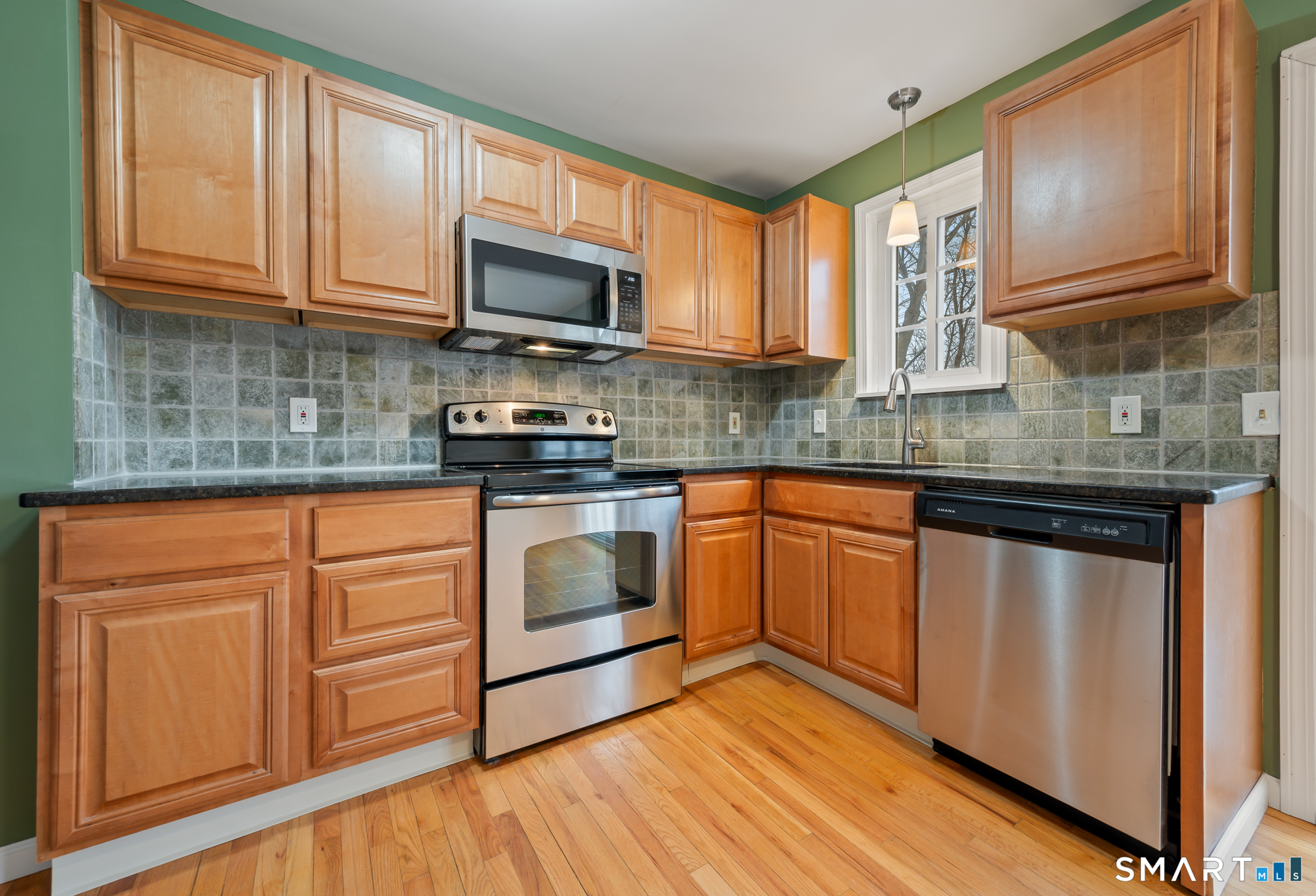 92 Cynthia Lane, Unit E7 Middletown, CT 06457 - Photo 6 of 38