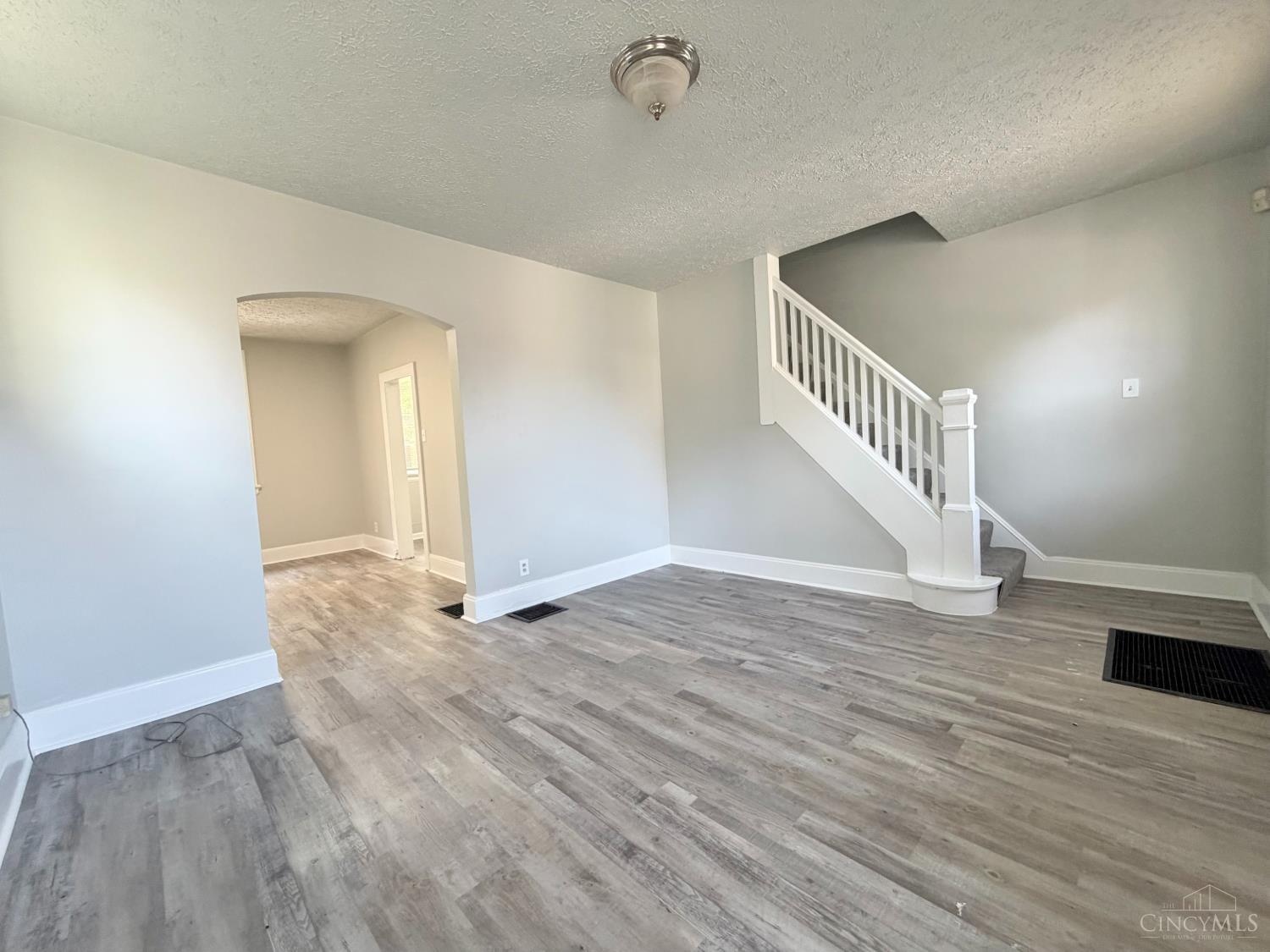 1239 Rutledge Avenue Cincinnati, OH 45205 - Photo 2 of 7