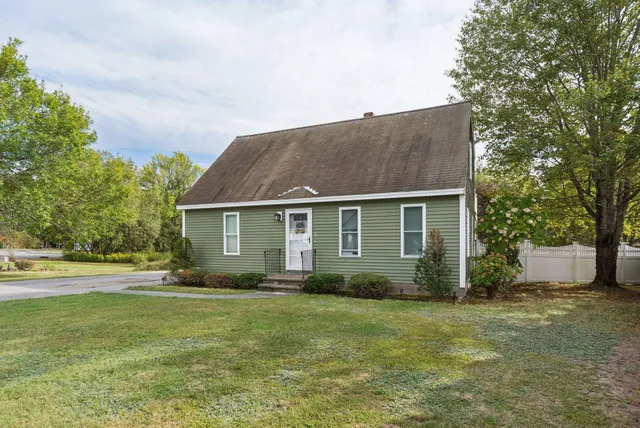 $479,000 | 5 Barnstable Road, South Portland, ME 04106