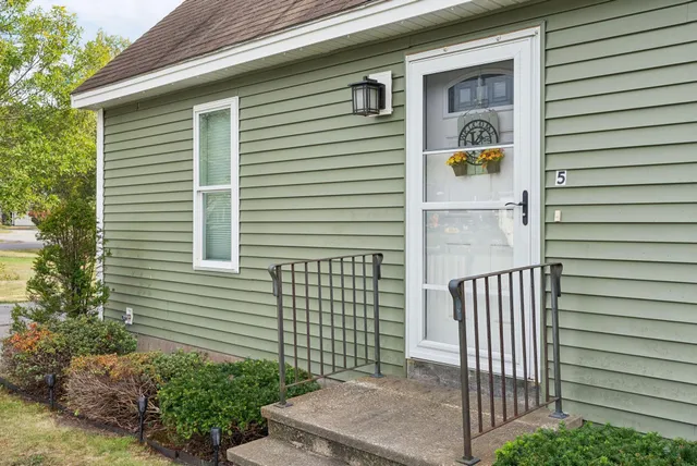 $479,000 | 5 Barnstable Road, South Portland, ME 04106