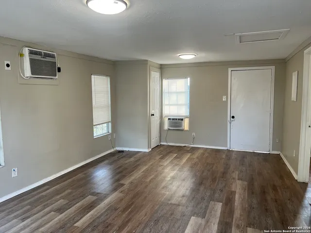 $600 | 136 Hilary Street, Unit 2, San Antonio, TX 78210