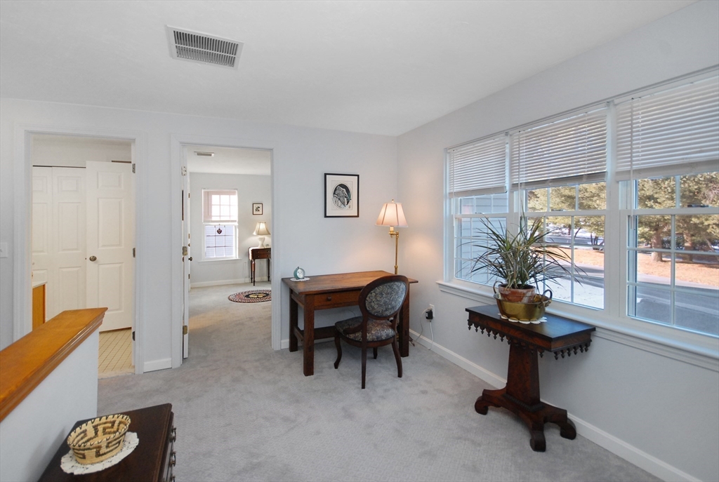 606 Ridgefield Circle, Unit D Clinton, MA 01510 - Photo 17 of 38 Gallery Image 17