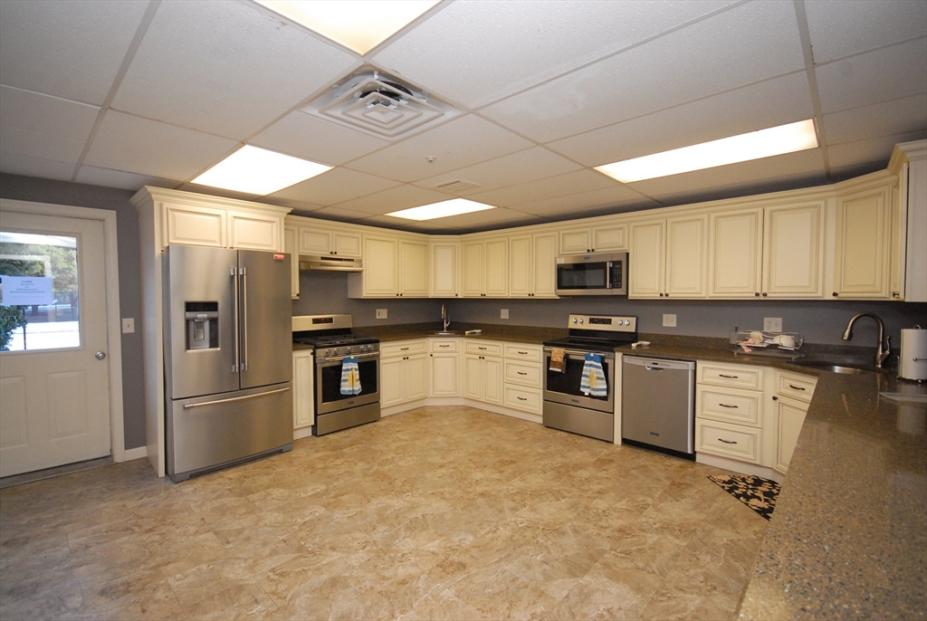 606 Ridgefield Circle, Unit D Clinton, MA 01510 - Photo 34 of 38 Gallery Image 34