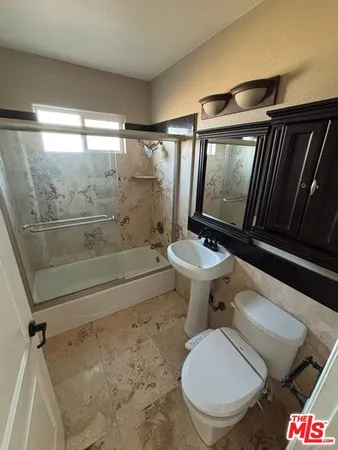 $6,100 | 2600 West Picadilly Way, Anaheim, CA 92801