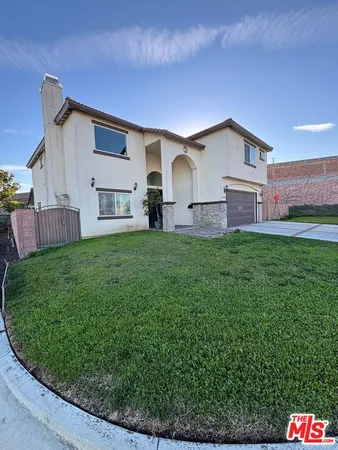 $6,100 | 2600 West Picadilly Way, Anaheim, CA 92801