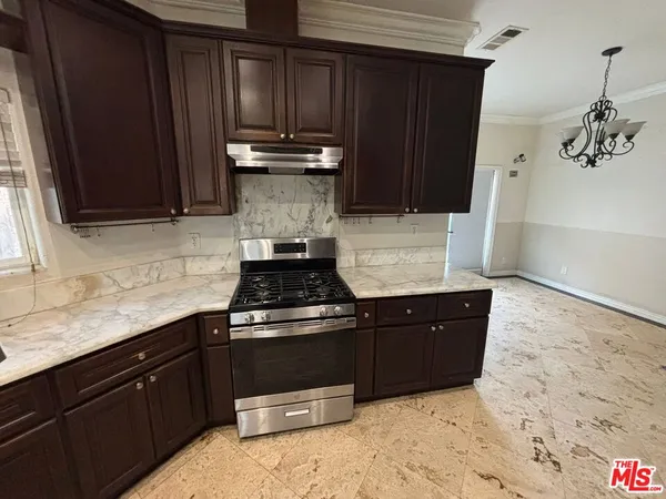 $6,100 | 2600 West Picadilly Way, Anaheim, CA 92801