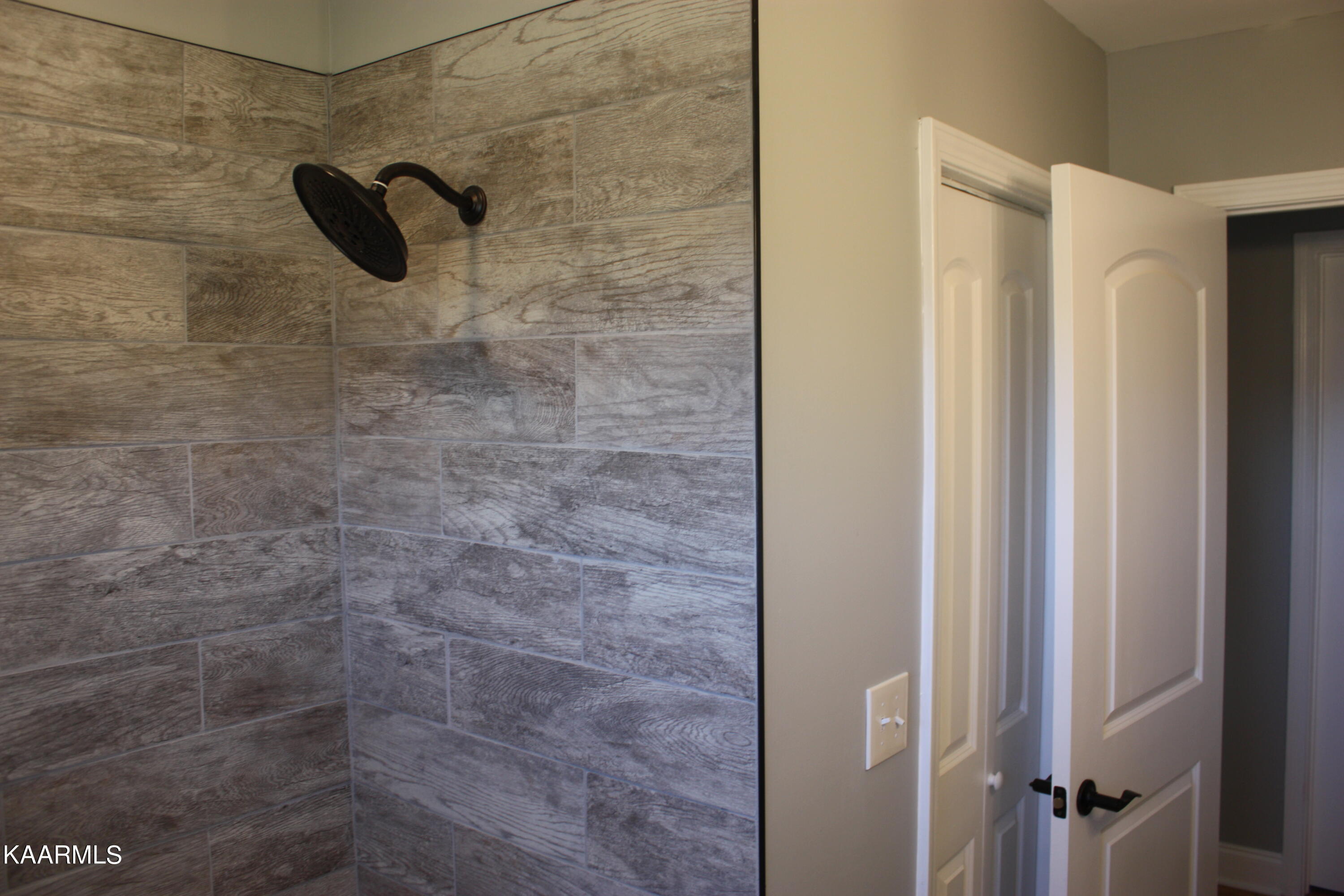 4901 Prospect Road Knoxville, TN 37920 - Photo 22 of 37 IMG_2347