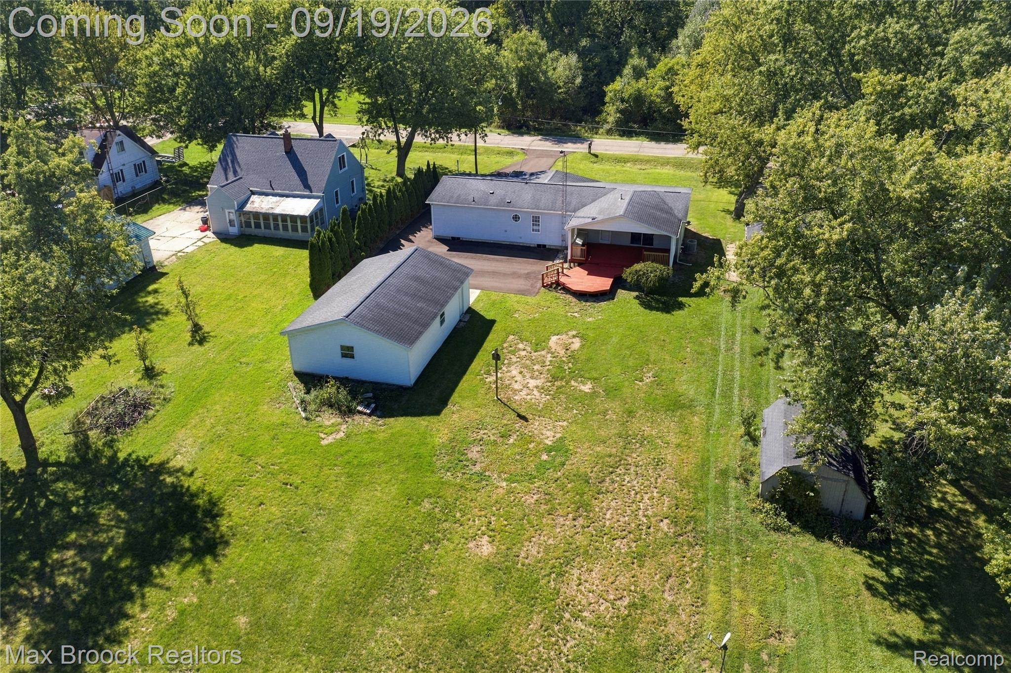 2267 Howe Road Burton, MI 48519 - Photo 63 of 68 IMG_2881.JPG